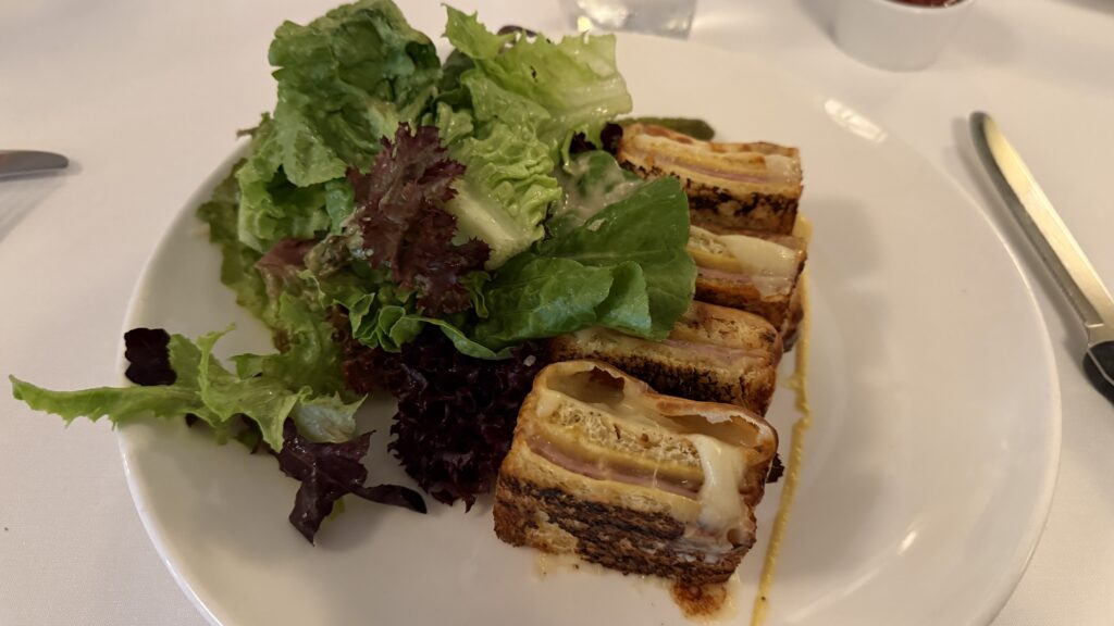 명성에 가려진 본연의 맛… 카페 룩셈부르크의 잃어버린 미학